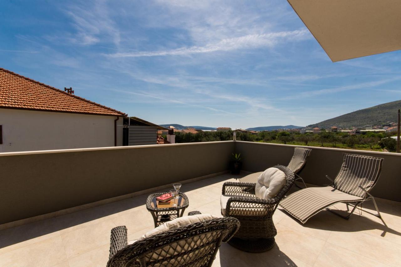 Villa Initium,Heated Pool All Season โตรกีร์ ภายนอก รูปภาพ
